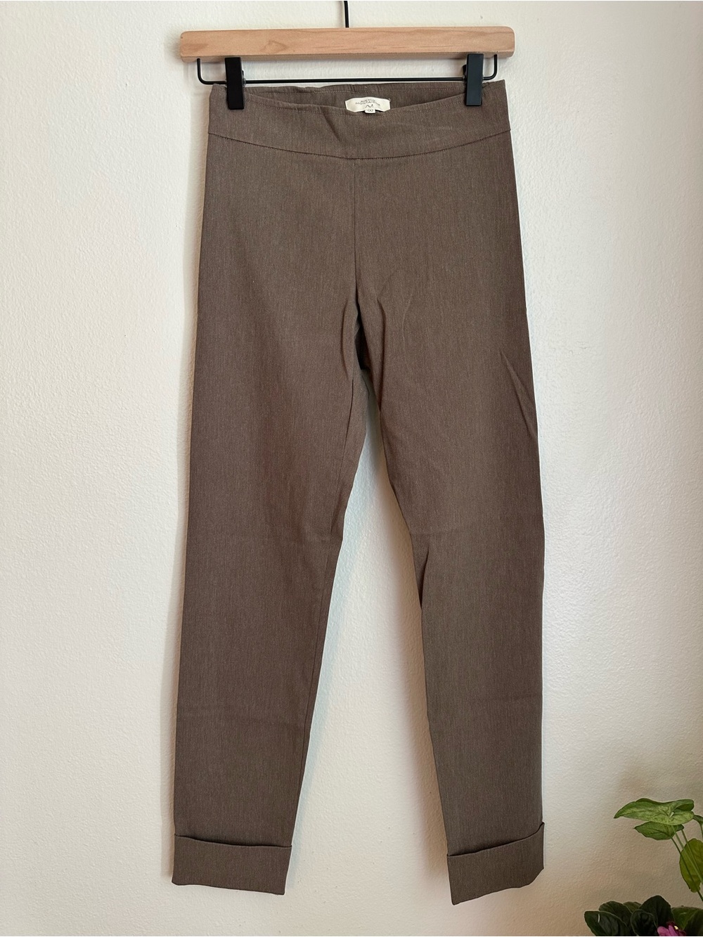 Avenue Montaigne Stretchy Slim Ponte Pants in Taupe